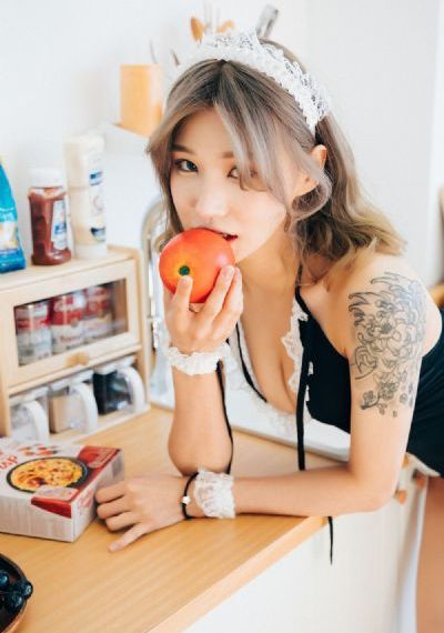 动漫八尺大人被吸乳视频