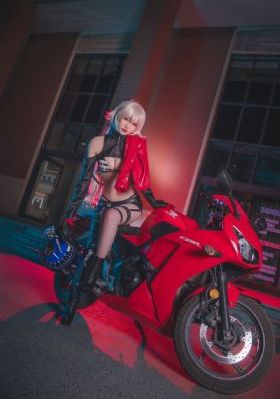 异国女郎